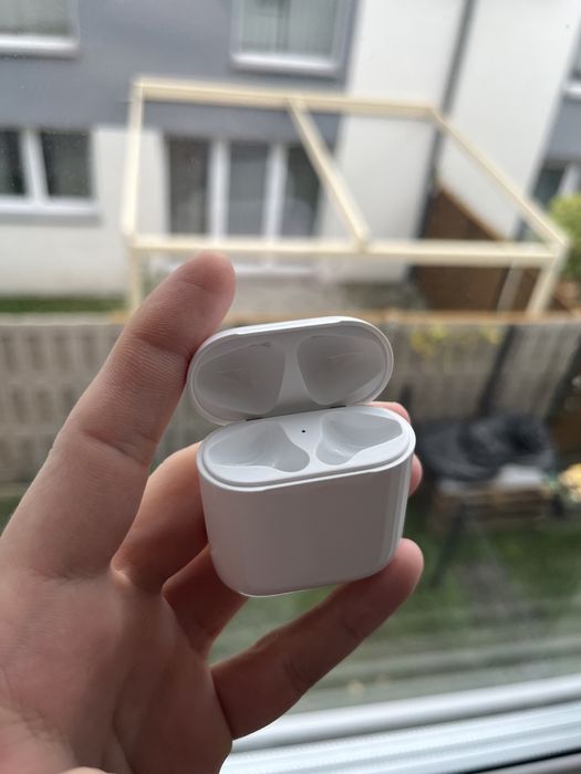 Etui ladujace Box Pudelko A1602 airpods 2