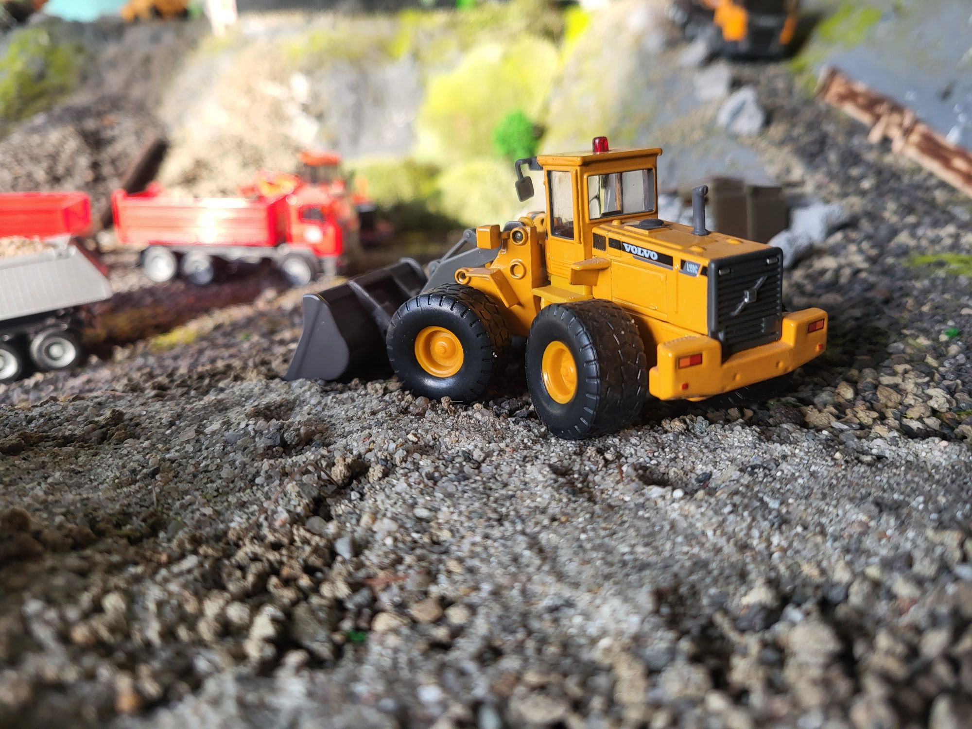 Ładowarka kołowa Volvo L150C 1/87