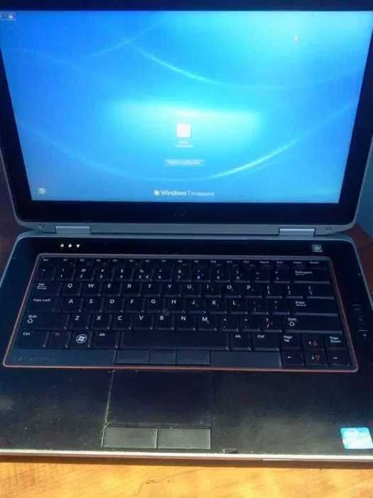 Dell E6420  z głośnikami i myszką