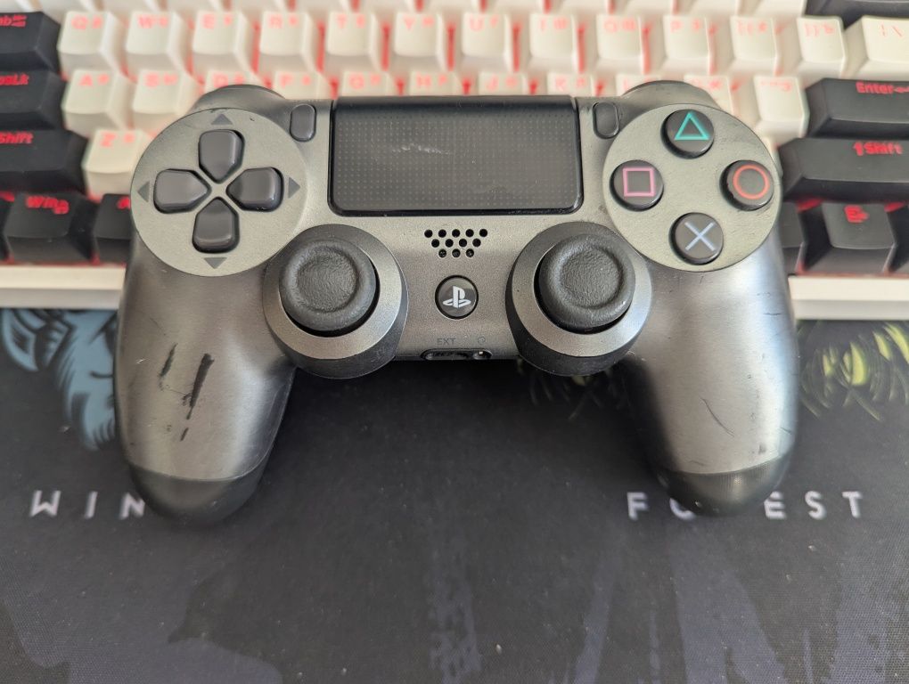 Геймпад Dualshock 4