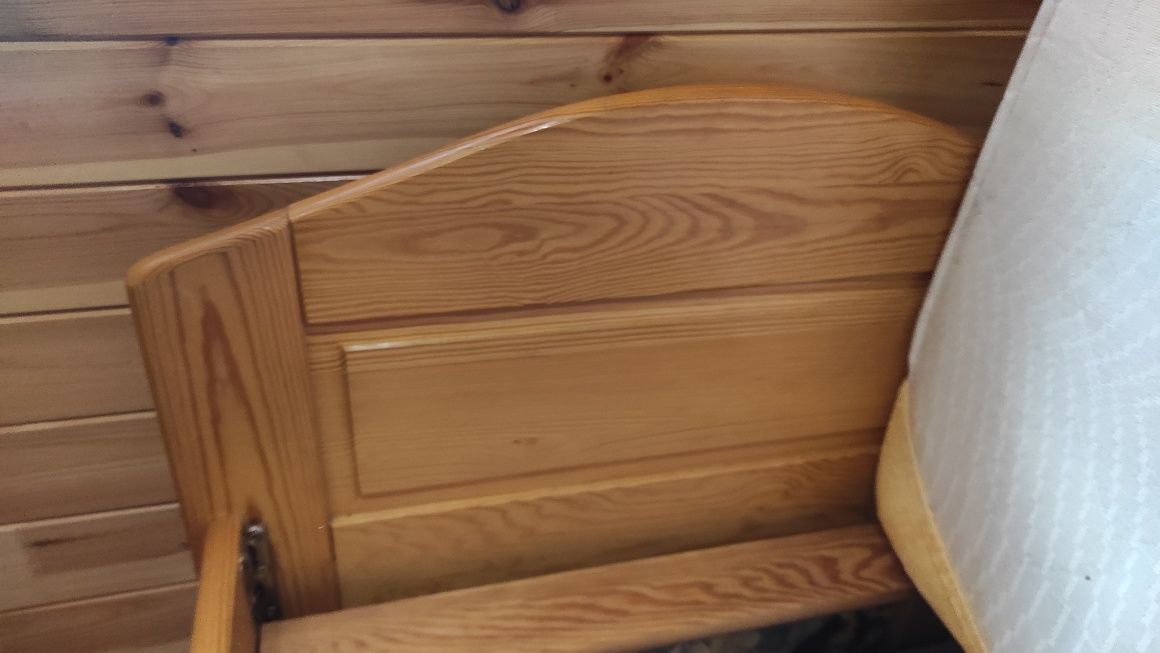 Łóżko drewniane dziecięce