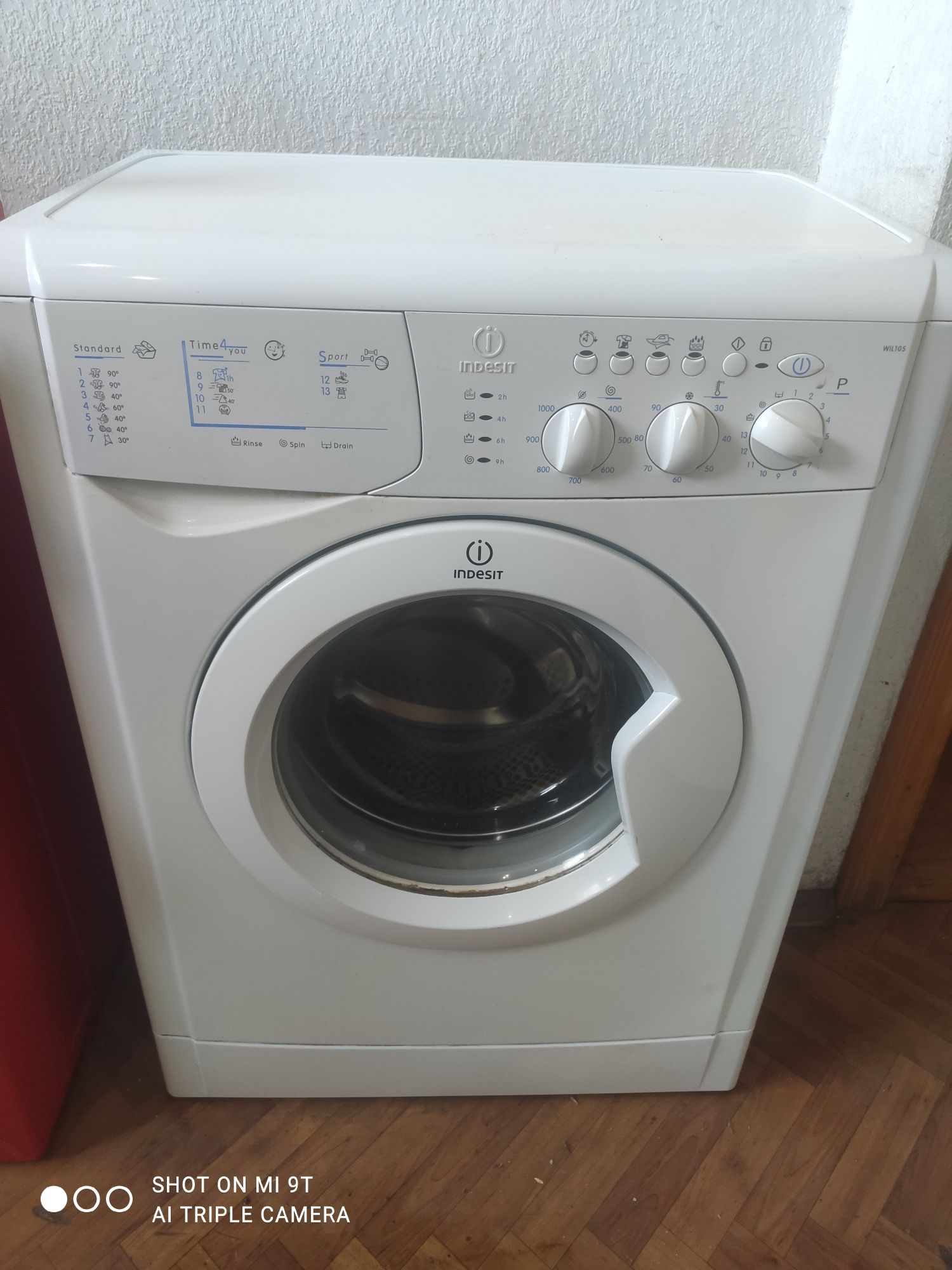 Хорошая стиральная машина Indesit iwsc 5105 от 5 кг, Со склада.