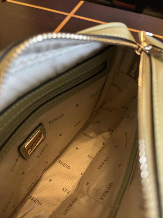 Torebka Guess Meridian Camera Bag