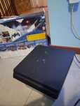 Ps4 1 Tb, com algumas marcas na parte superior, mas preço negociável