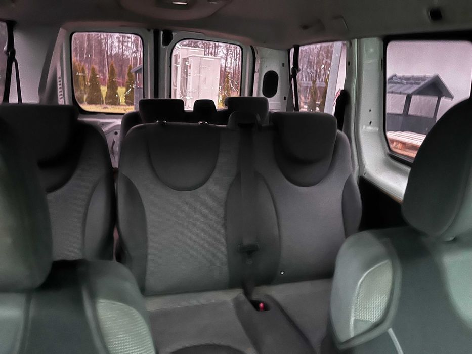 Peugeot Expert 8 osobowy