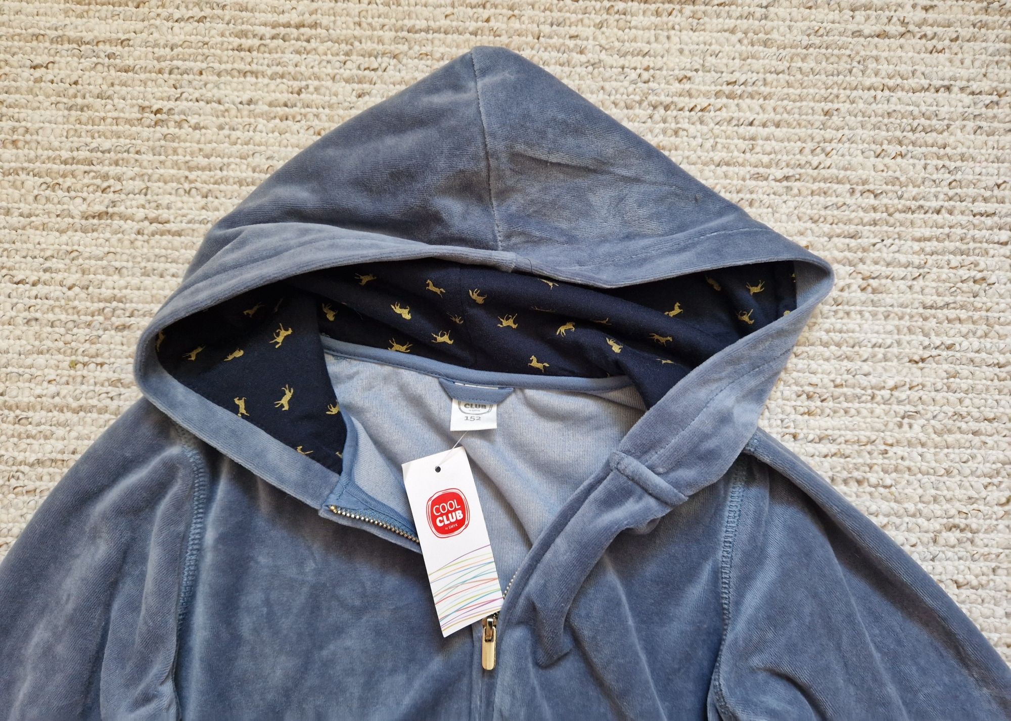 Bluza z kapturem SMYK rozm 152 konie