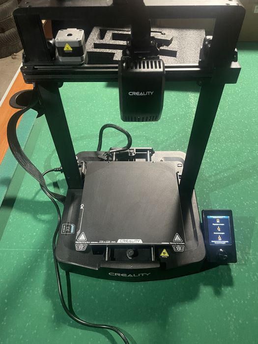 3D-принтер Creality Ender-3 V3 SE , готовий до роботи