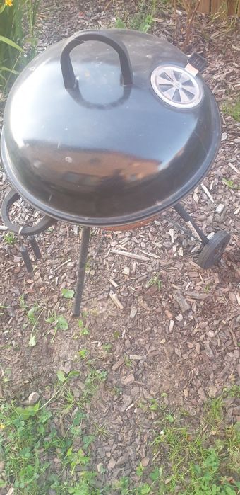 Grill ogrodowy 46 cm na kółkach/ tylko do środy/ + szcxypce + węgiel