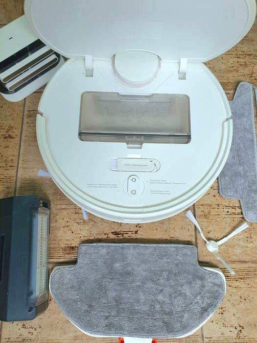 Миючий робот-пилосос Mi robot vacuum-mop p