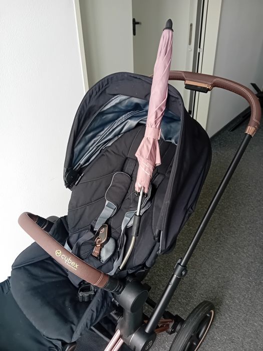 Wózek 3w1 Cybex Priam Lux czarny, piękny 

Sprzedam zesta