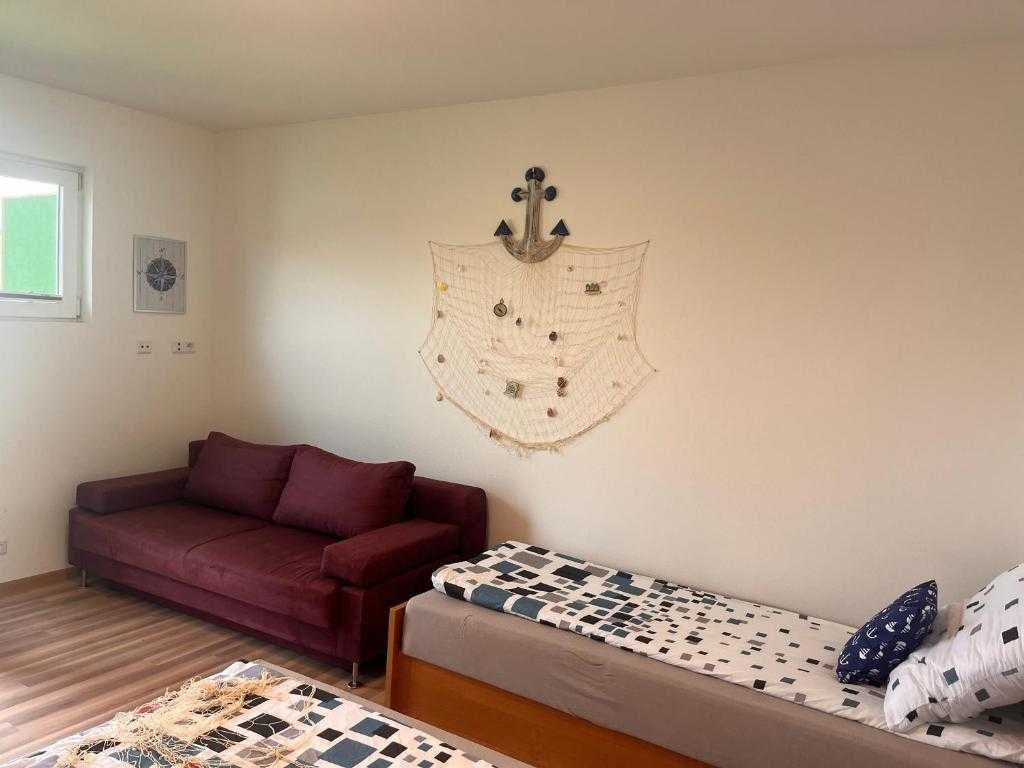 Apartamenty nad jeziorem rożnowskim  z  pomostem