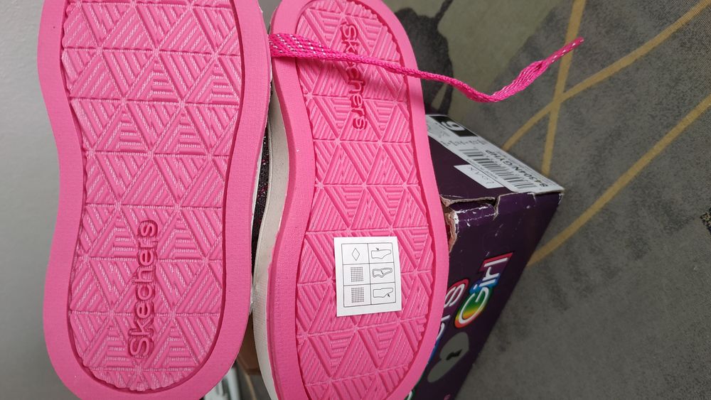 Bota Sketchers Girl 22 - Novas