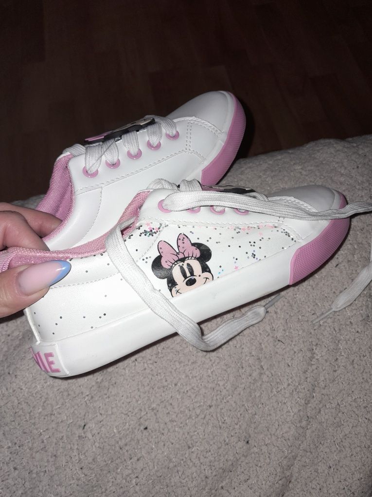 Nowe buciki dziecięce Mickey Mouse