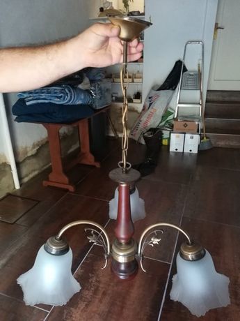 Candeeiro de tres lampadas
