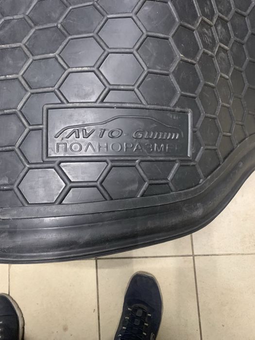 Коврик багажника Тойота Раф4(4)