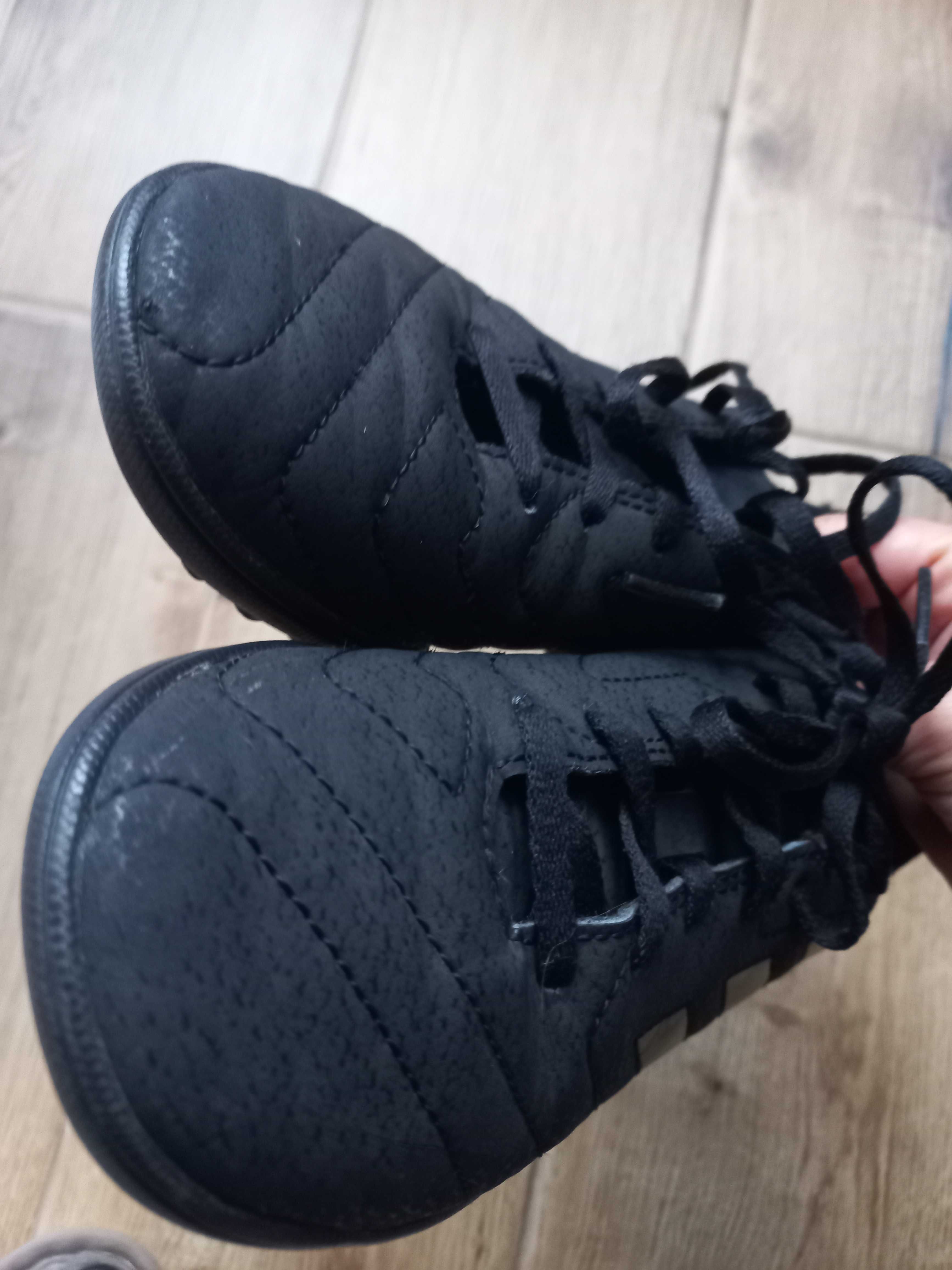 Кросівки для хлопчика Adidas (сороконіжки) 34р.