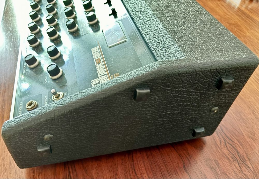 Roland PA-60 - Mesa Mistura Vintage com Reverb
