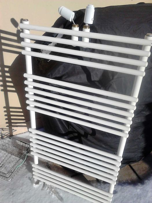 Grzejnik panelowy z termostatem