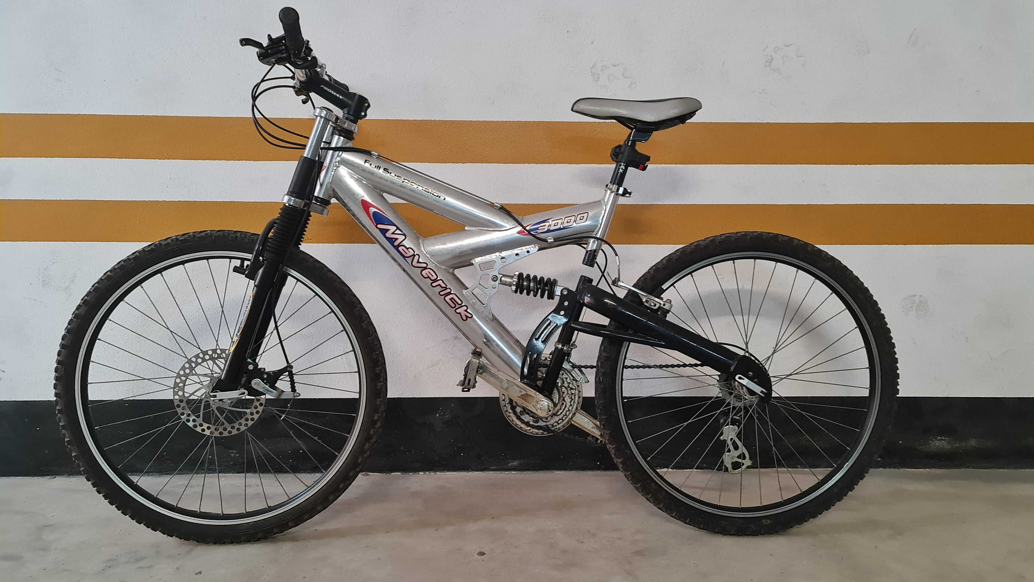 Bicicleta tipo Downhill