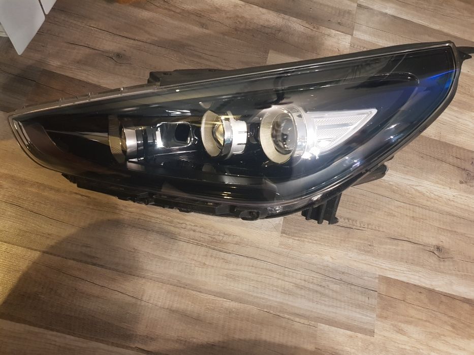 Lampa przednia lewa  ciemny środek Hyundai i30n Full Led