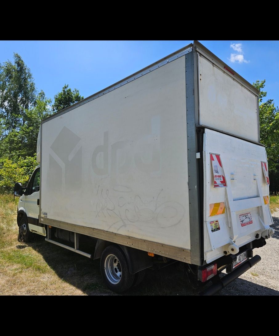 Kontener iveco z windą i udt-em 2014r stan dobry wszystko działa.