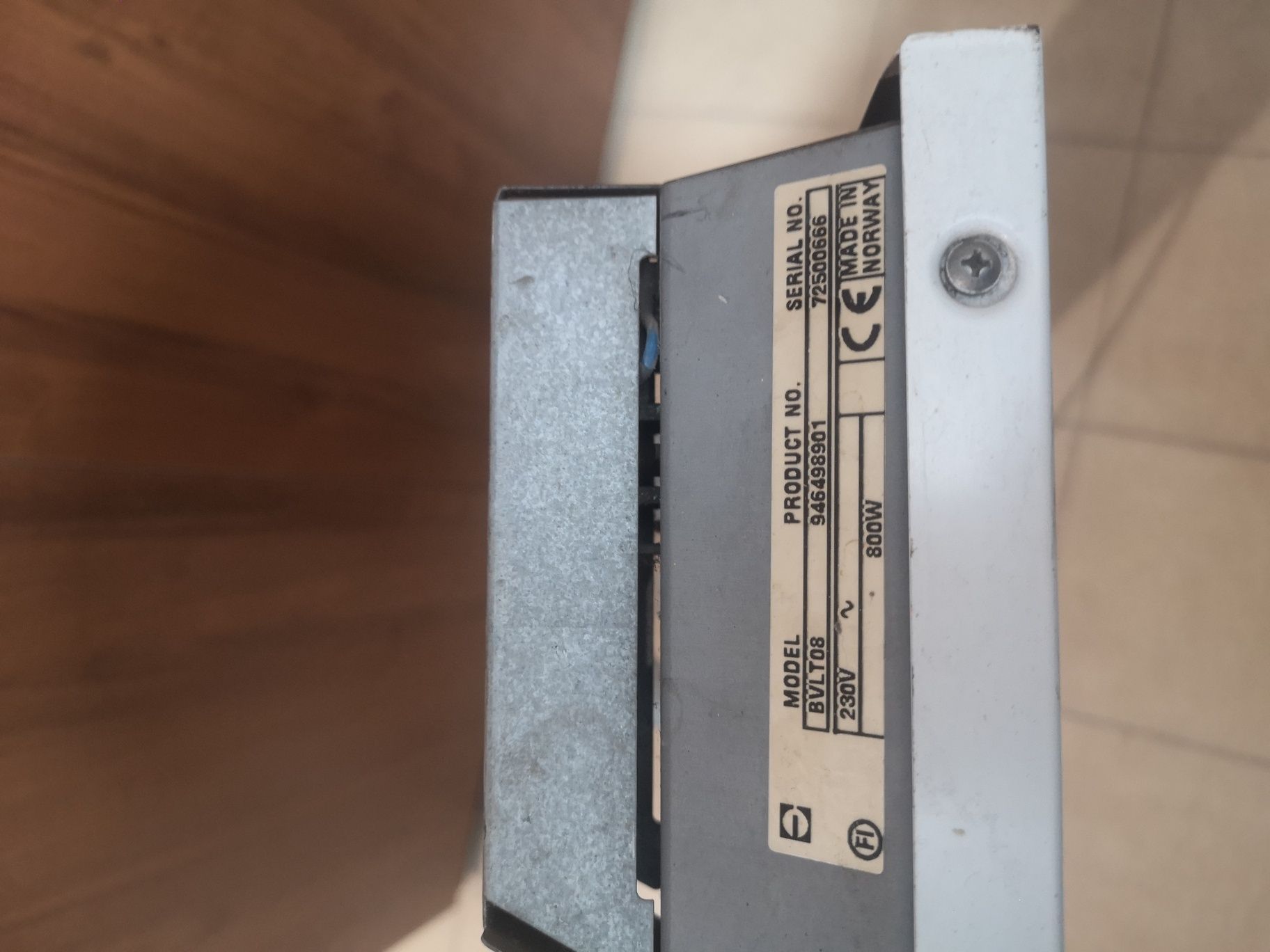 Grzejnik konwektorowy niski 800W