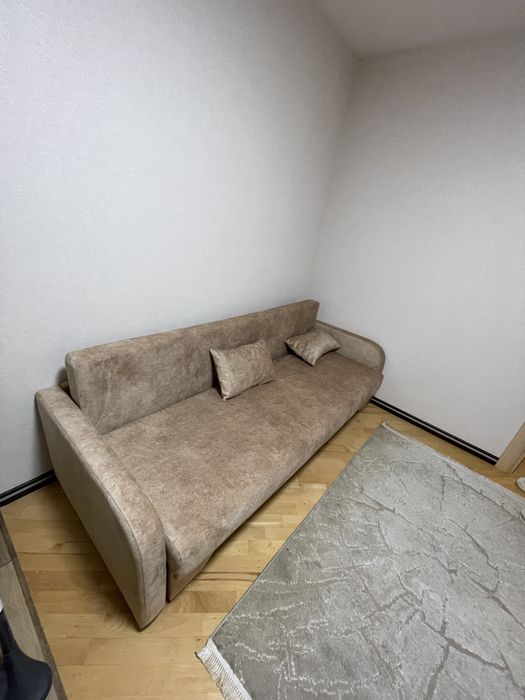 Продам диван для гостинной