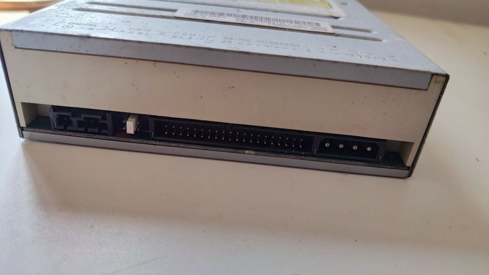 Leitor e gravador de CDs. Samsung