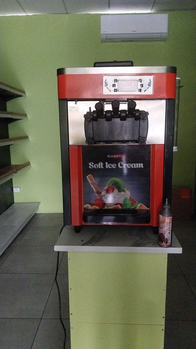 Продам фризер для морозива