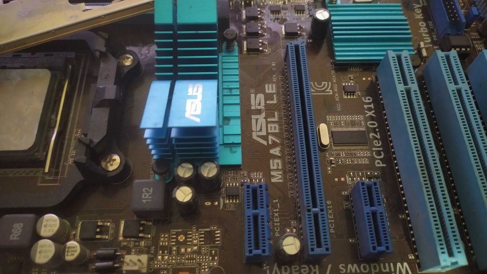 Материнська плата asus m5a78l le.AM3 Робоча!