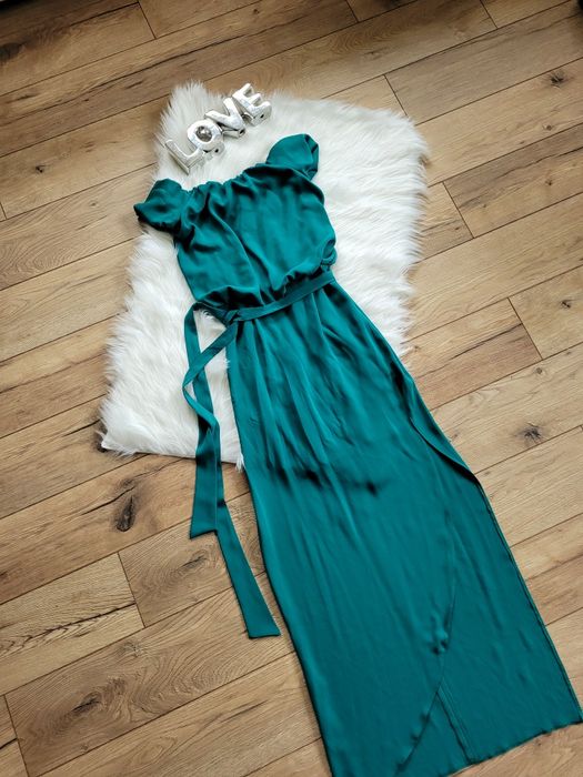 Długa elegancka sukienka szmaragdowa z rozcieciem xs