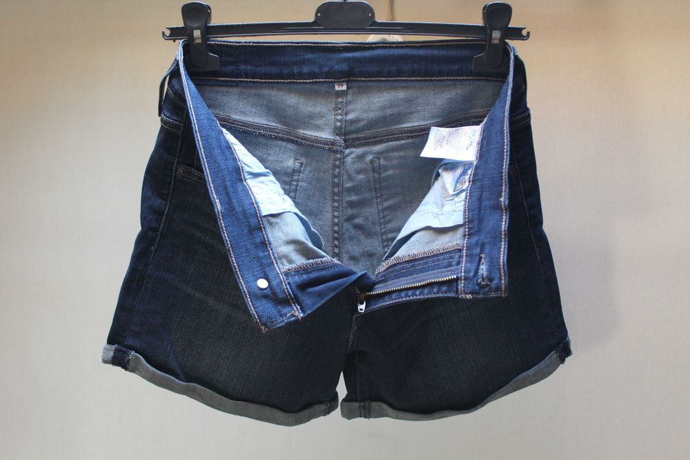 Шорты, джинсовые, Levi's, р 29, состояние новых