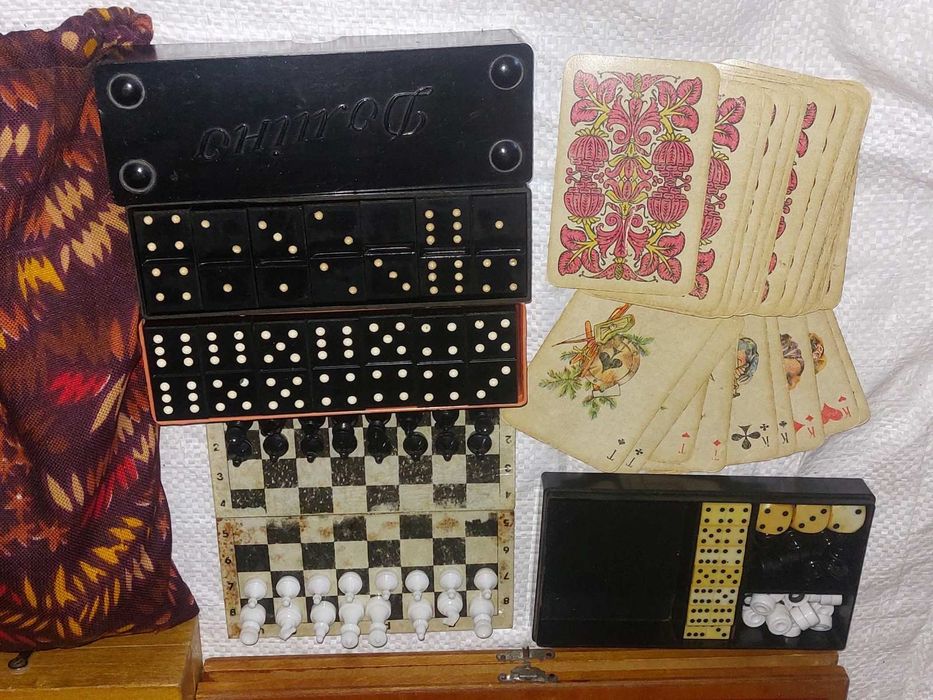 Школьнику в часы досуга.