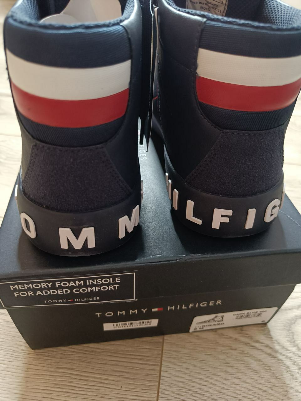 Snickers Tommy Hilfiger 8/41