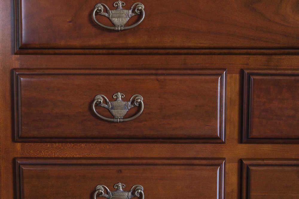 Móvel de Sala em Madeira de Cerejeira