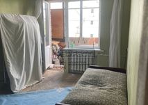 Продаж 1к квартири Набережно-Хрещатицька 33