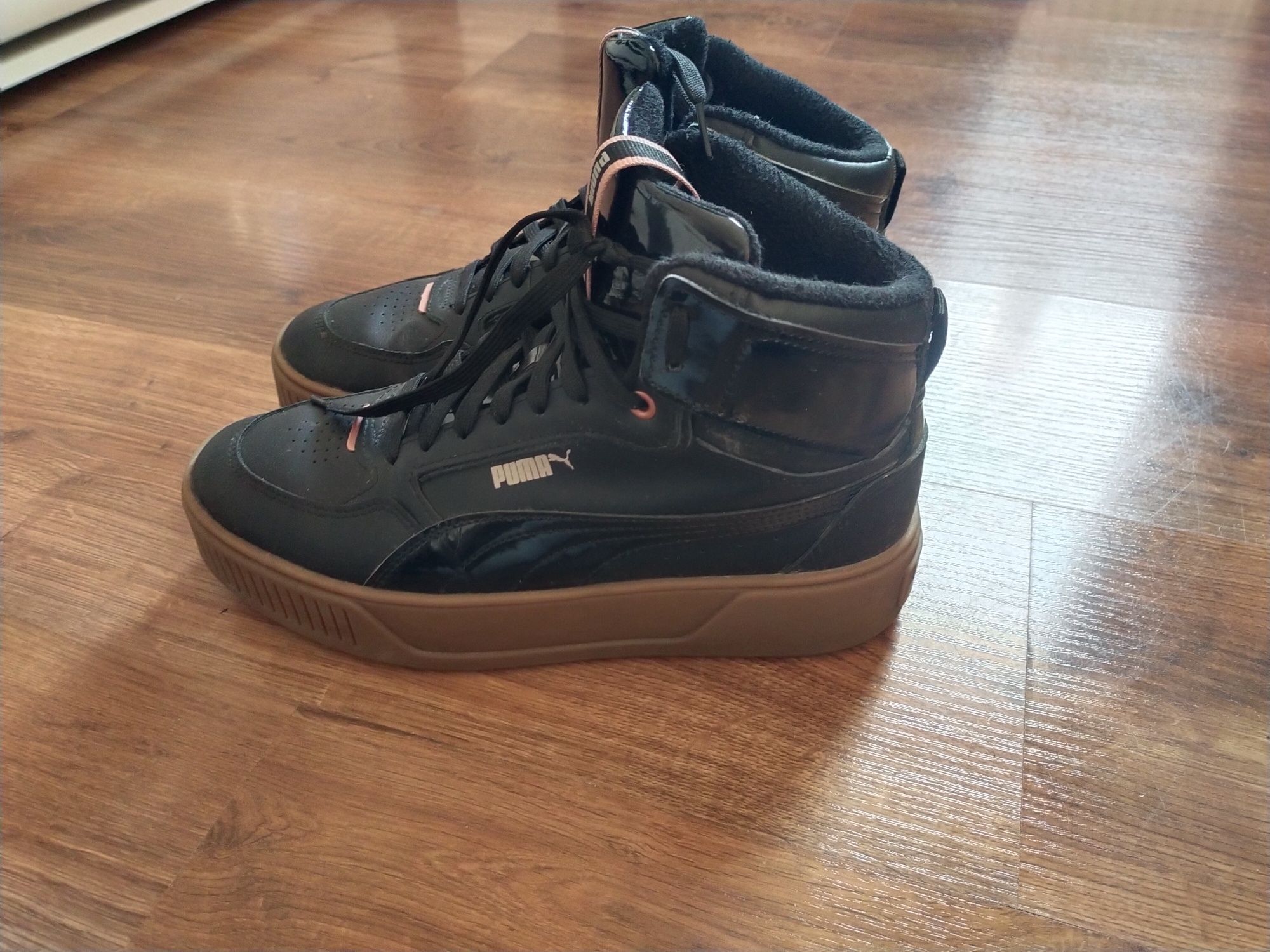 Damskie czarne buty Puma rozm. 41