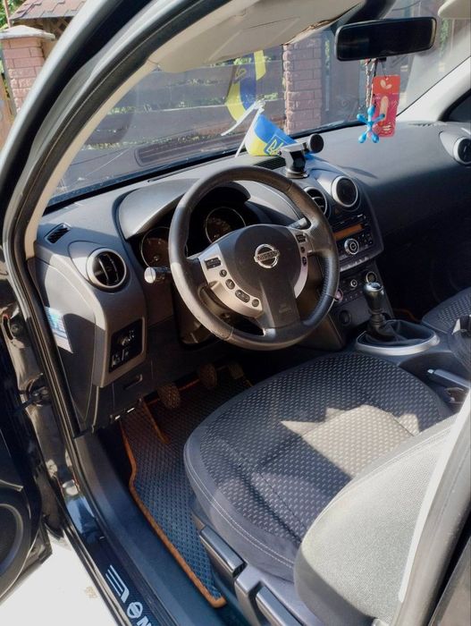Продам Nissan Qashqai 1.5 2008