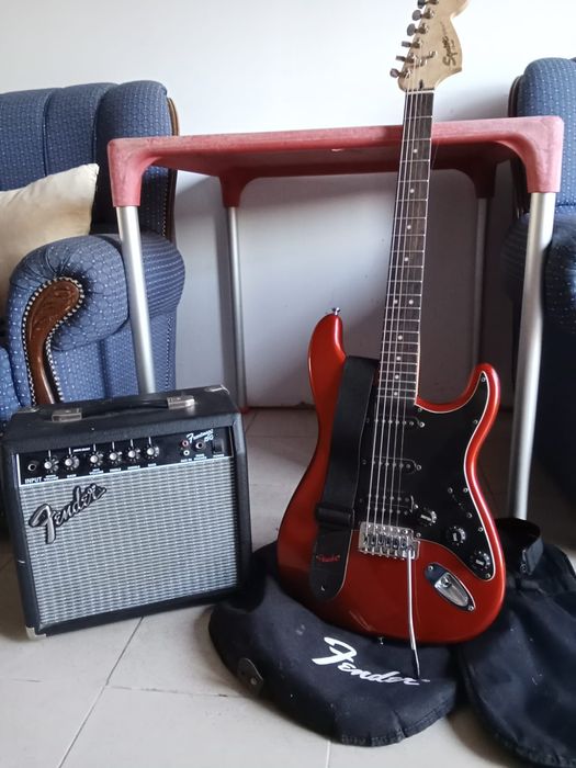Fender Squier Affinity Strat HSS Candy Apple Red