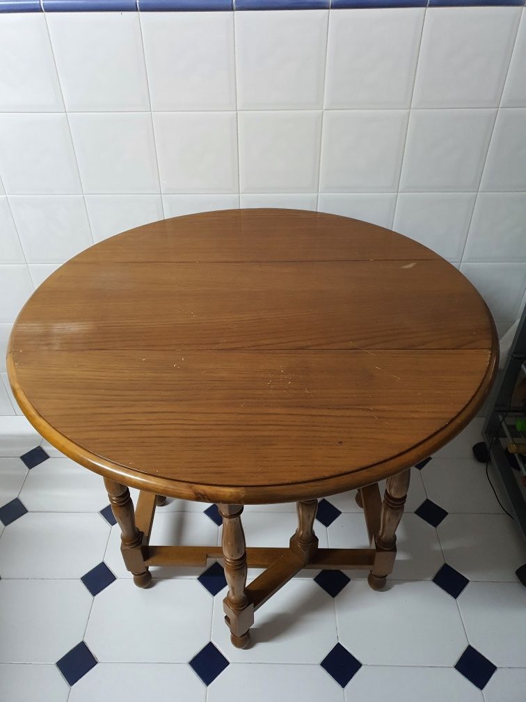 Mesa de Abas em mogno
