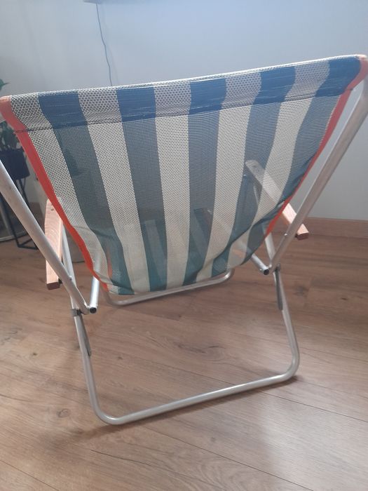 Leżak plażowy składany.