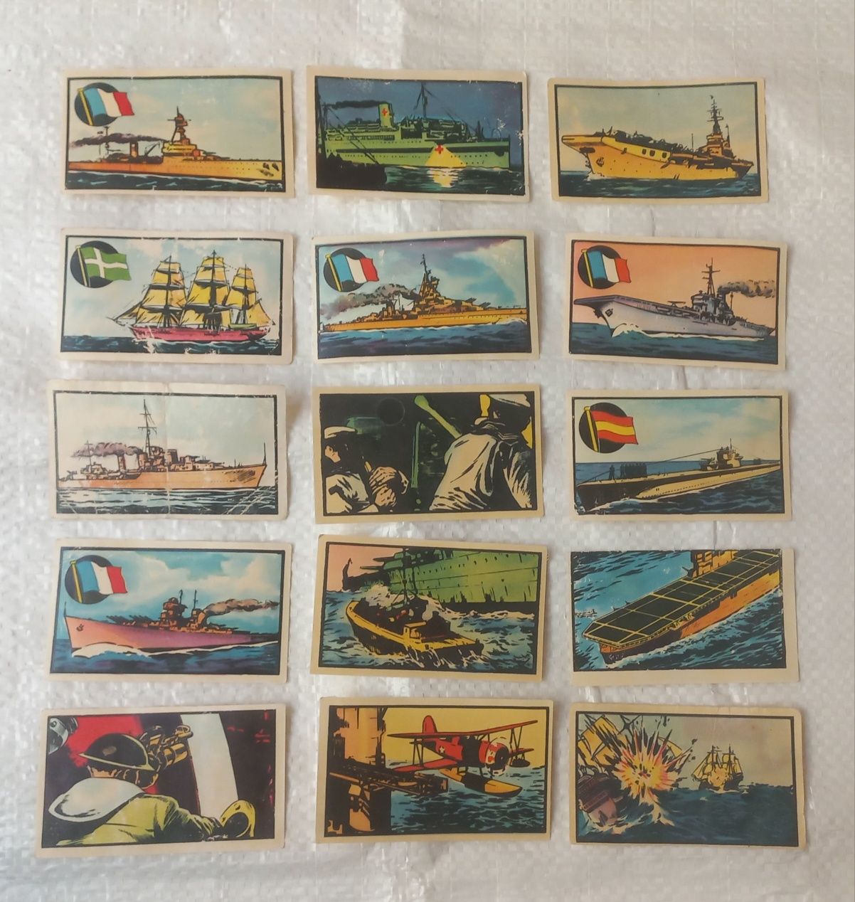 Lote de 257 cromos, esquadras de guerra, anos 50.