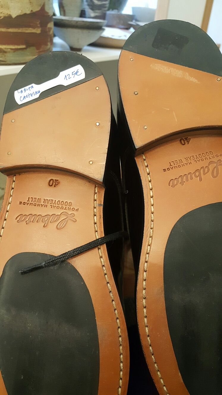 Sapatos pele - 39 e 40 - resto de loja - NOVOS - custavam 125€