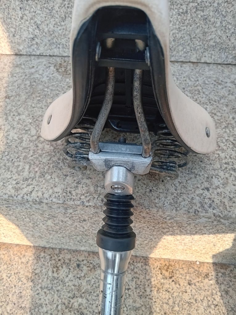 Vendo acento de bicicleta clássica de senhora.