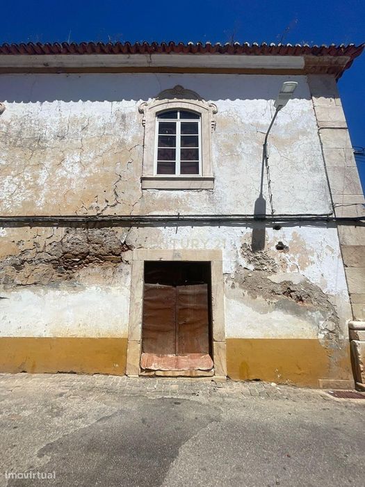 Apartamento T1  para ser remodelado totalmente, Borba