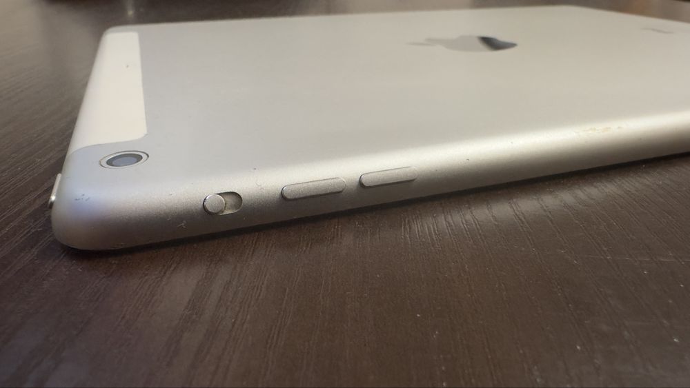 Apple iPad Air 1 gen 32 GB  WiFi + Cellular (LTE)