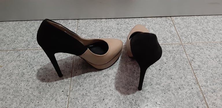 Sapatos altos super confortáveis pretos e beje 36