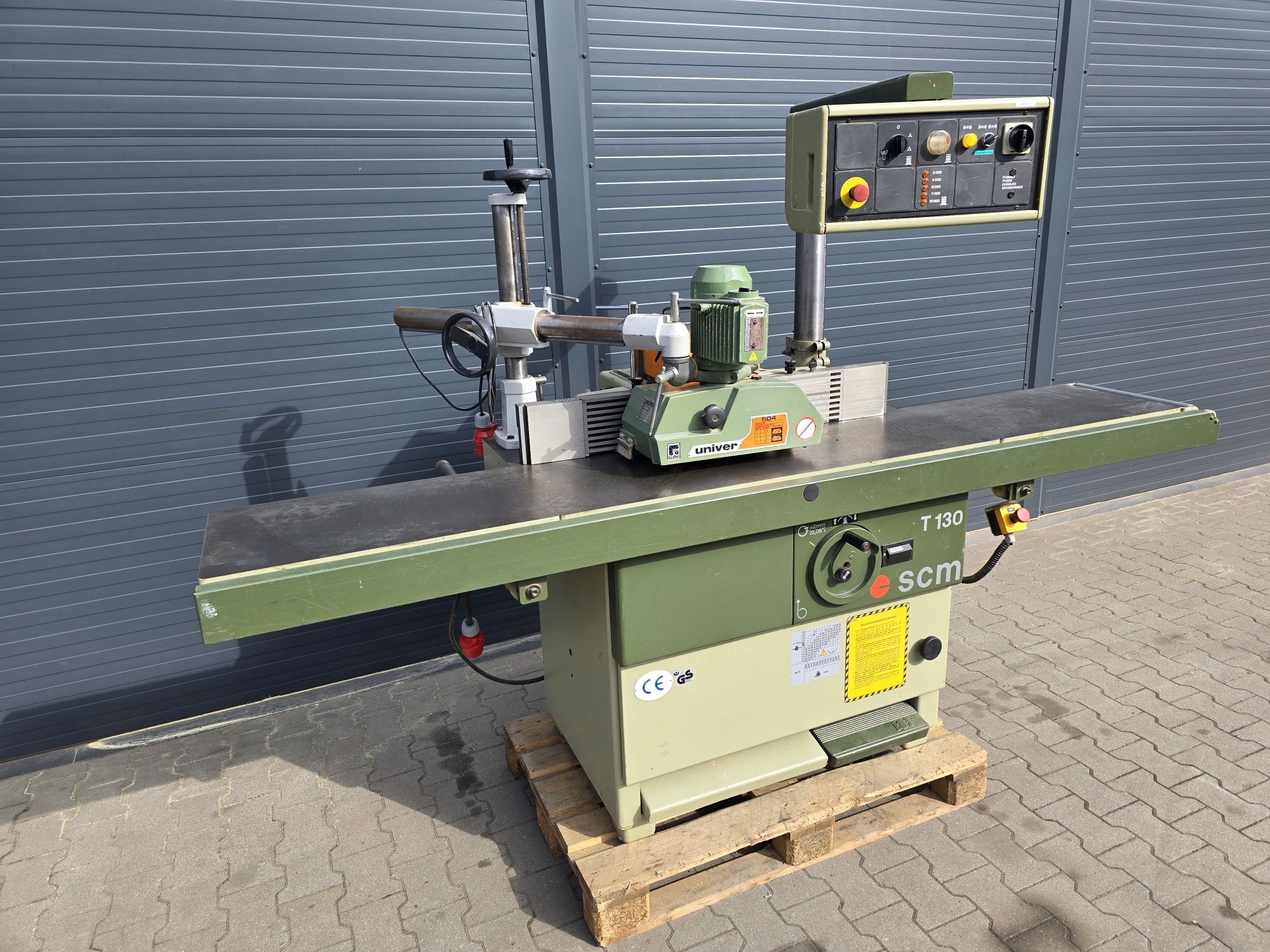 Frezarka dolnowrzecionowa SCM T130