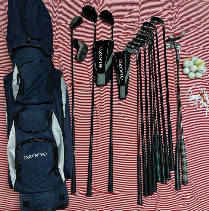 Saco de golfe com 13 tacos, 12 bolas, pinos
