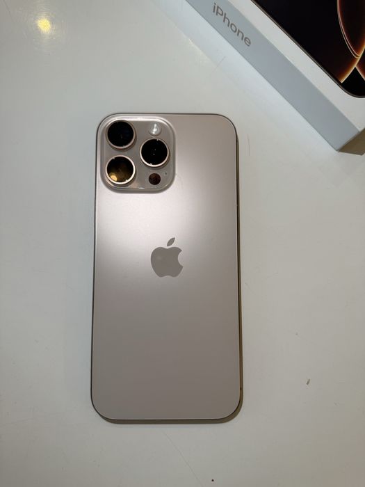 iPhone 16 Pro Max 256 GB Tytan pustynny stan idealny!!
